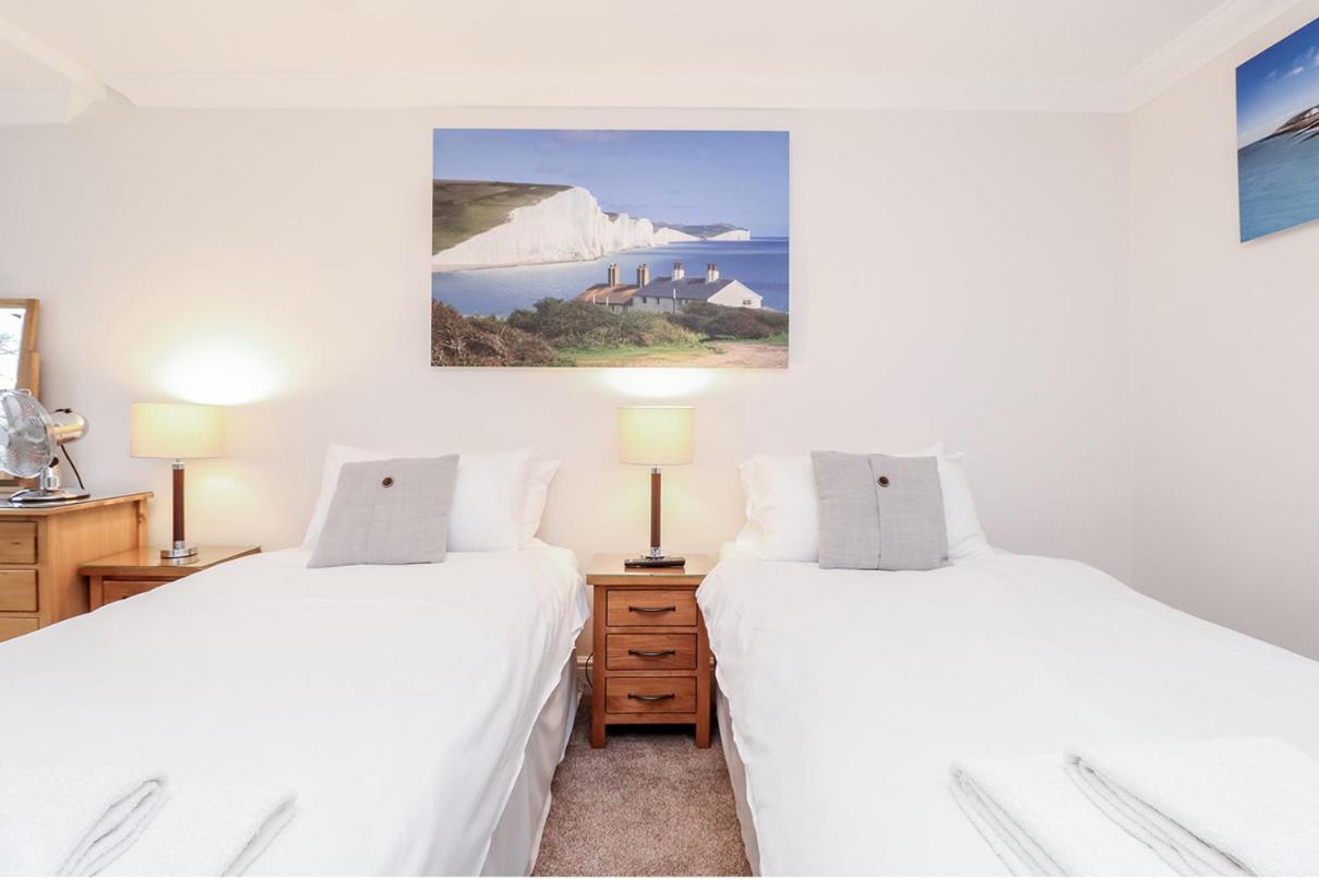 3 Queens Gardens Sea View Apartment 伊斯特布恩 外观 照片
