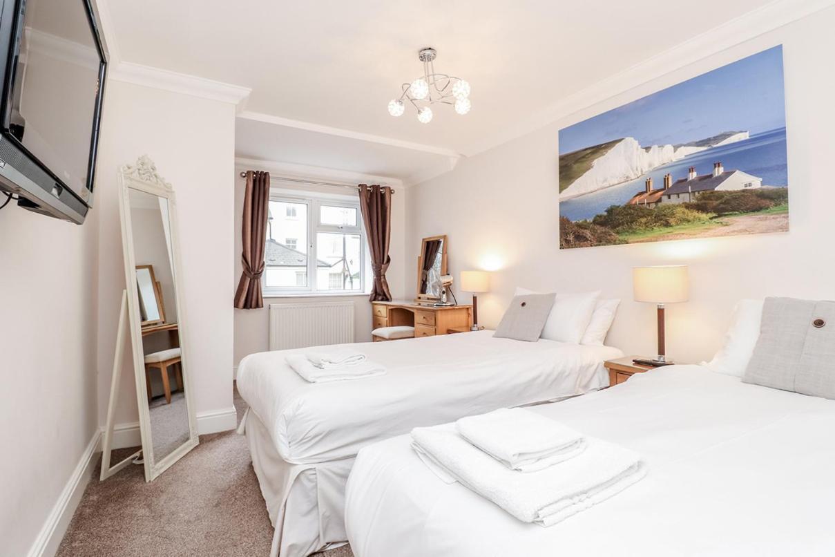 3 Queens Gardens Sea View Apartment 伊斯特布恩 外观 照片