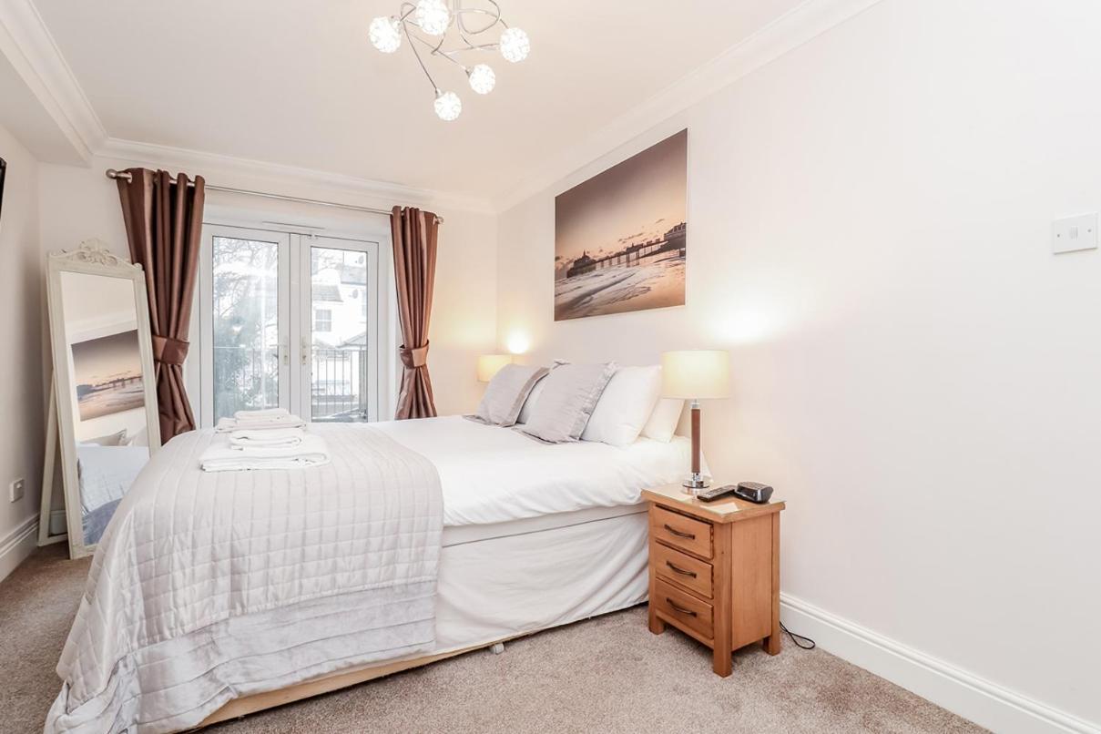 3 Queens Gardens Sea View Apartment 伊斯特布恩 外观 照片